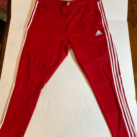 100 % polyester - Picture 2 of 5